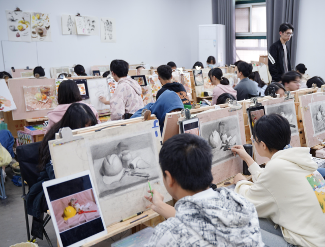 构建育人长效机制推进根底教育高质量展开的重要途径
