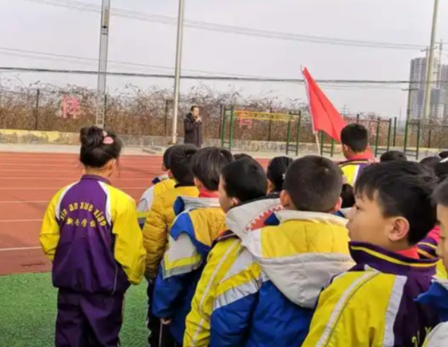 生长渠道推进教师从技能使用者向数字教育生态共建者转型